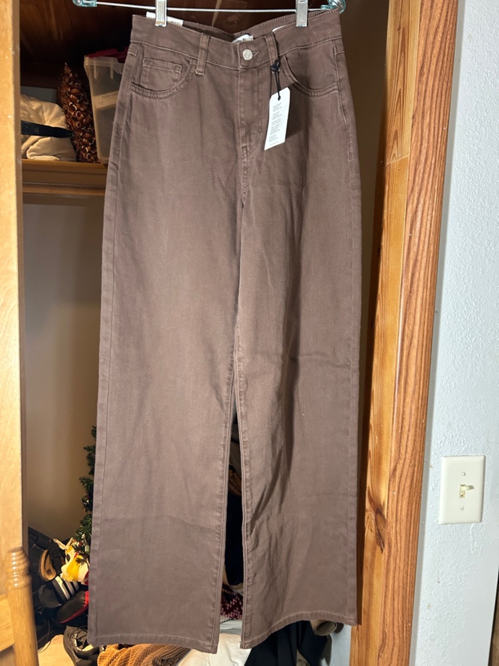 Forever 21 Women's Brown Straight-Leg Jeans